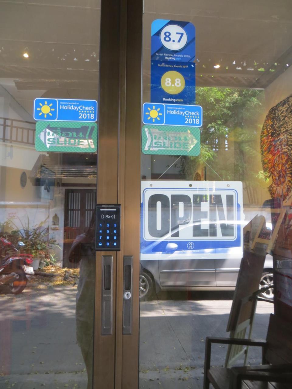 La Maison Verte Hostel Chiang Mai Exterior foto